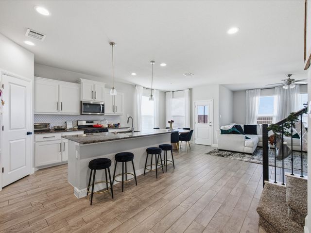 186 Dogwood Avenue, Rhome, TX 76078