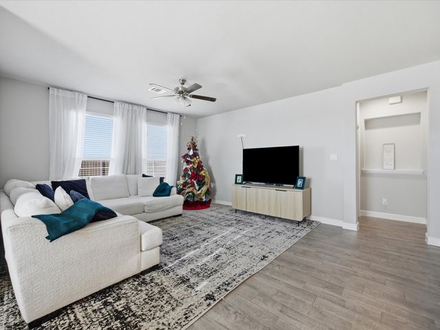 186 Dogwood Avenue, Rhome, TX 76078