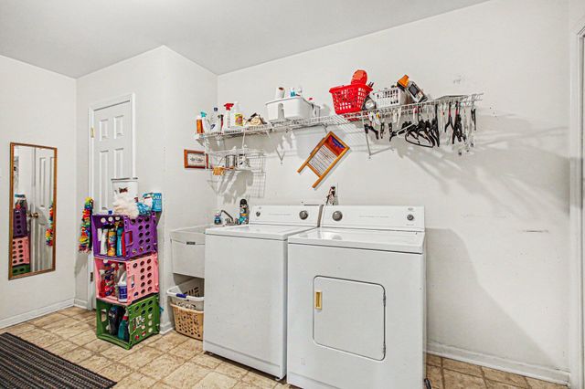 9096 Carolina Court, Merrillville, IN 46410