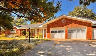 1403 Amarillo Street, Plainview, TX 79072