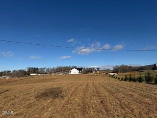 194 County Line Road, Dandridge, TN 37725