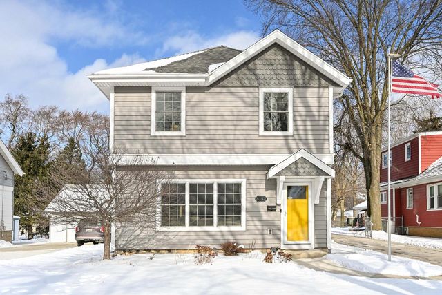 8152 Stickney AVENUE, Wauwatosa, WI 53213