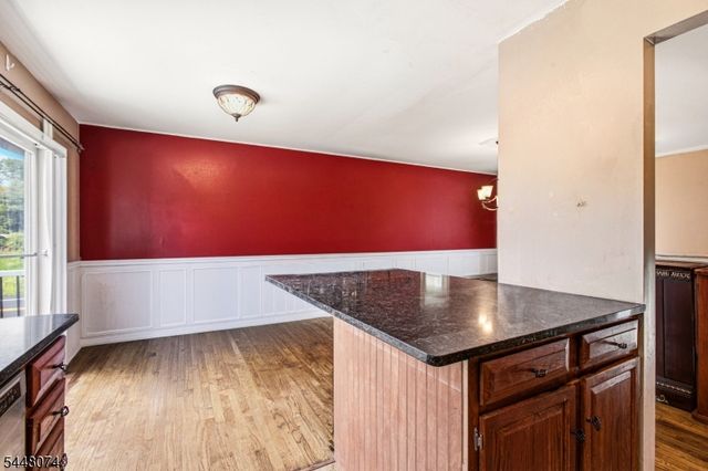 2 Scenic Dr, Green Twp., NJ 07821