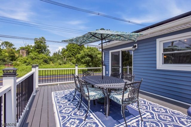 2 Scenic Dr, Green Twp., NJ 07821