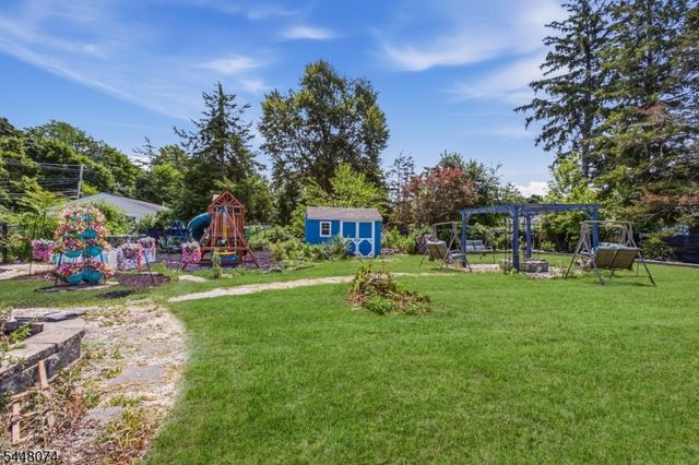 2 Scenic Dr, Green Twp., NJ 07821