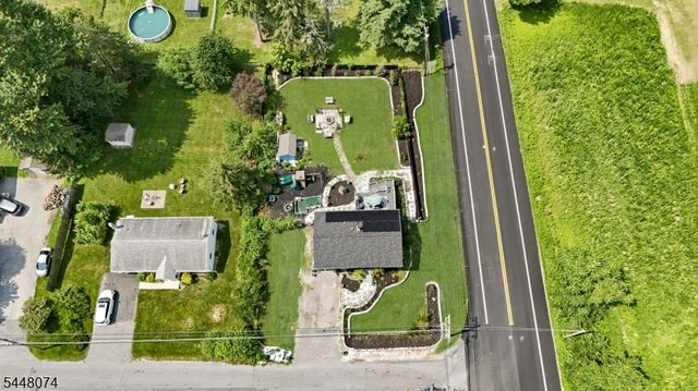 2 Scenic Dr, Green Twp., NJ 07821