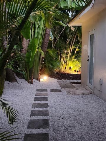 5760 NE 27TH Avenue B, Fort Lauderdale, FL 33308