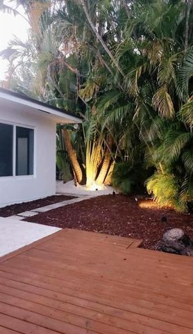 5760 NE 27TH Avenue B, Fort Lauderdale, FL 33308