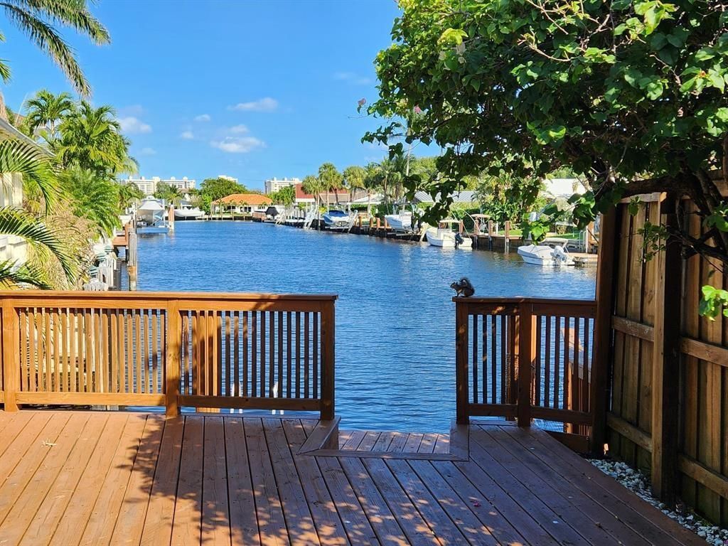 5760 NE 27TH Avenue B, Fort Lauderdale, FL 33308