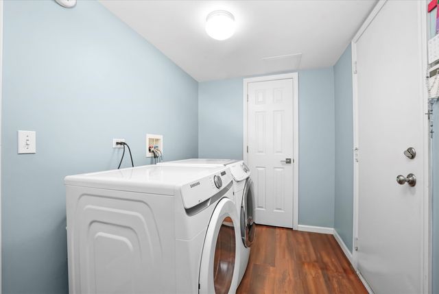 1718 Maple Park Lane, Aurora, IL 60504