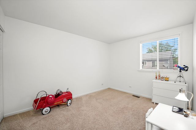 1718 Maple Park Lane, Aurora, IL 60504