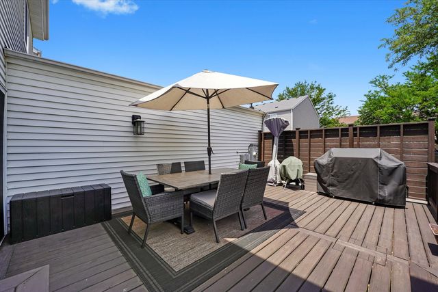 1718 Maple Park Lane, Aurora, IL 60504