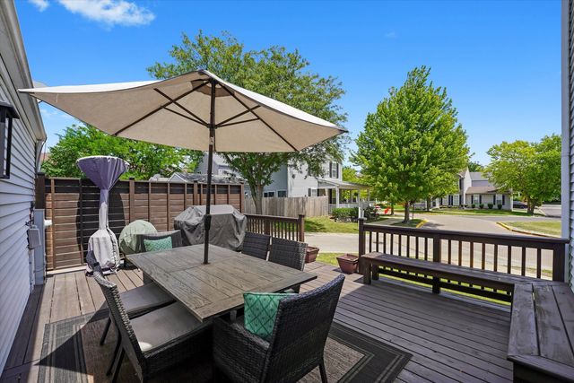 1718 Maple Park Lane, Aurora, IL 60504