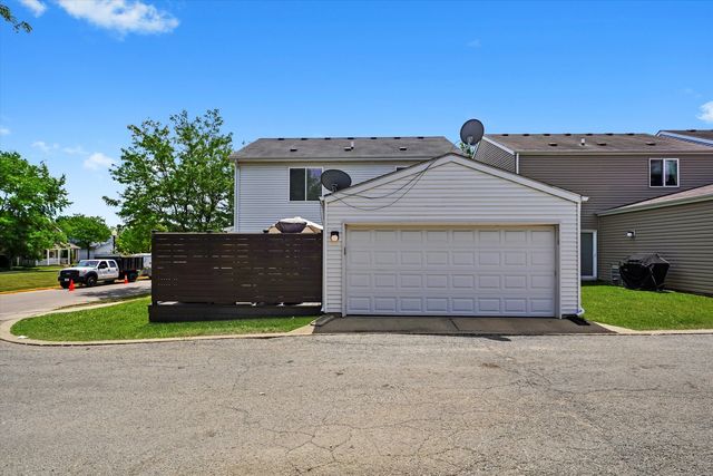 1718 Maple Park Lane, Aurora, IL 60504