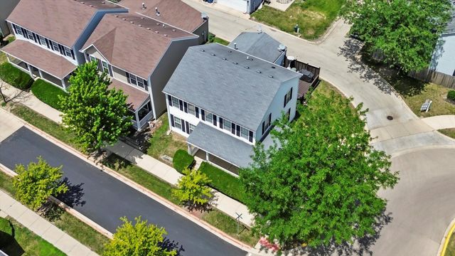 1718 Maple Park Lane, Aurora, IL 60504