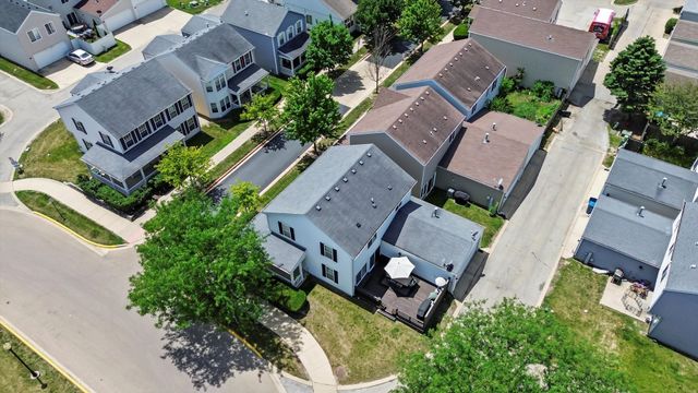1718 Maple Park Lane, Aurora, IL 60504