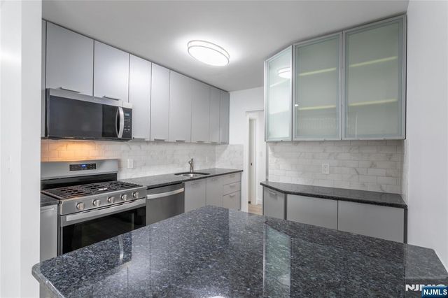 1600 Parker Avenue 20A, Fort Lee, NJ 07024
