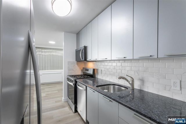 1600 Parker Avenue 20A, Fort Lee, NJ 07024