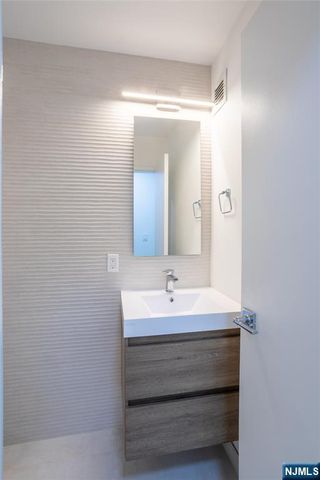 1600 Parker Avenue 20A, Fort Lee, NJ 07024