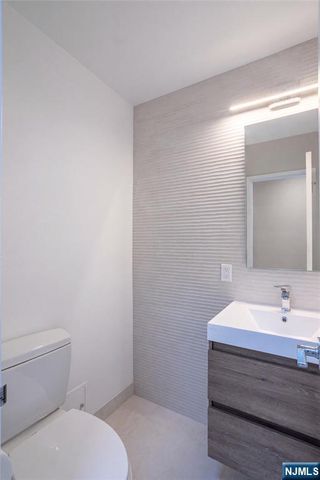 1600 Parker Avenue 20A, Fort Lee, NJ 07024