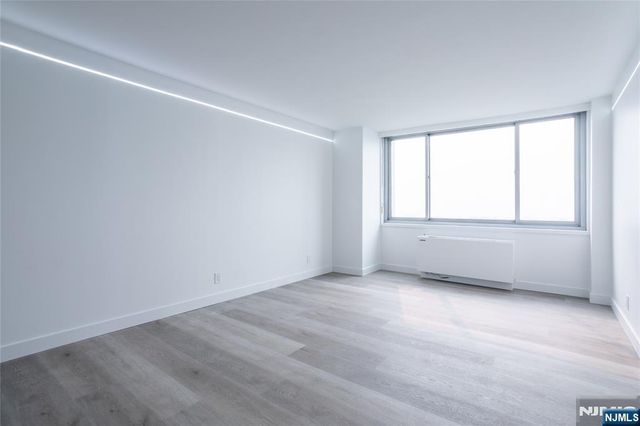 1600 Parker Avenue 20A, Fort Lee, NJ 07024