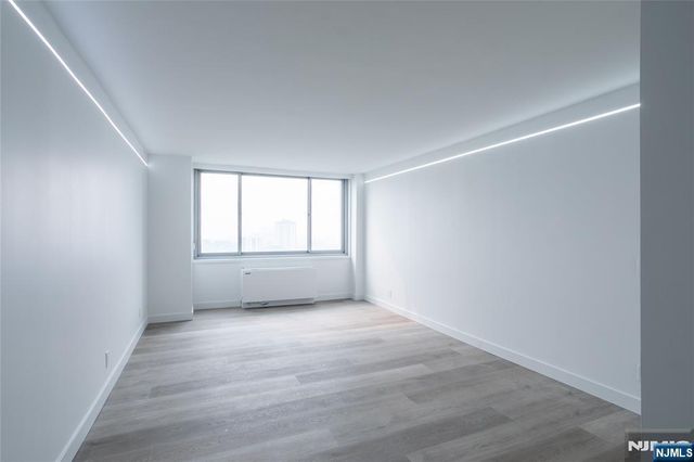 1600 Parker Avenue 20A, Fort Lee, NJ 07024