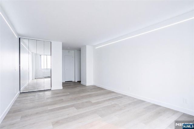 1600 Parker Avenue 20A, Fort Lee, NJ 07024