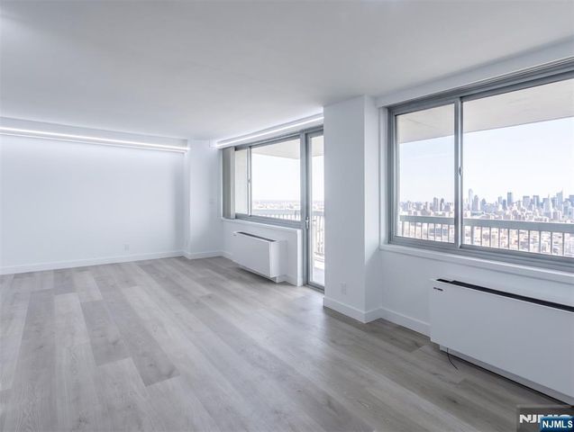 1600 Parker Avenue 20A, Fort Lee, NJ 07024