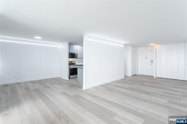 1600 Parker Avenue 20A, Fort Lee, NJ 07024