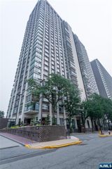 1600 Parker Avenue 20A, Fort Lee, NJ 07024