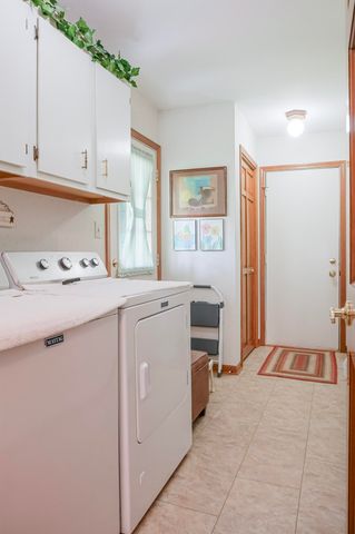8735 Hanley Lane, Crown Point, IN 46307