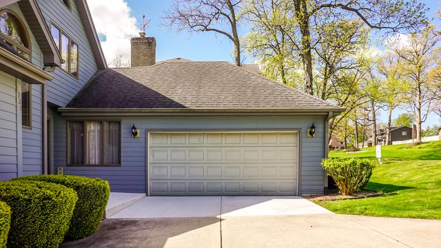 8735 Hanley Lane, Crown Point, IN 46307
