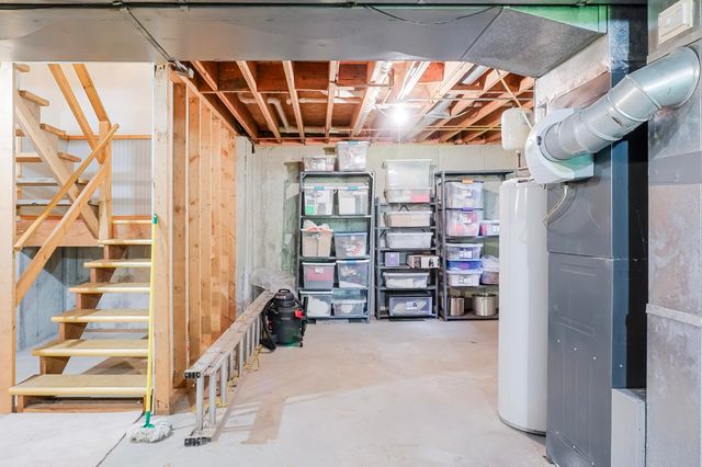 8735 Hanley Lane, Crown Point, IN 46307