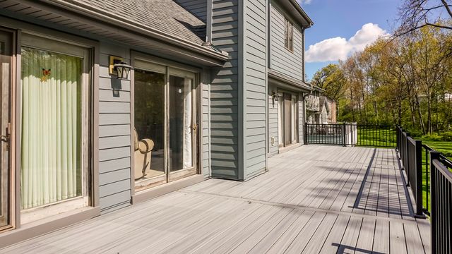 8735 Hanley Lane, Crown Point, IN 46307