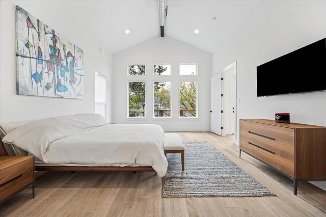 11123 Lakeside DR, Jonestown, TX 78645