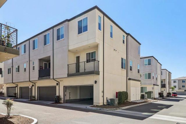 5265 Beachfront Cove Street 167, San Diego, CA 92154