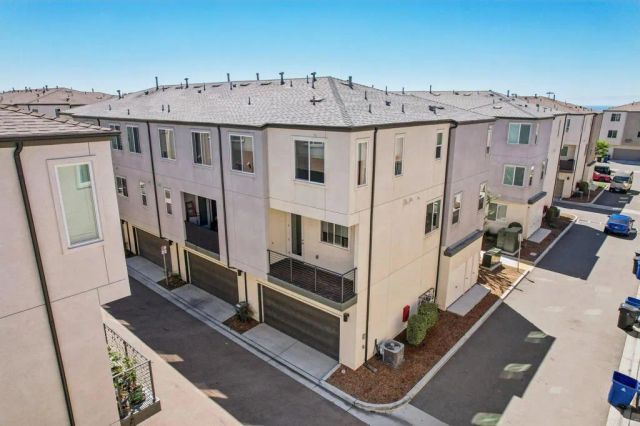 5265 Beachfront Cove Street 167, San Diego, CA 92154