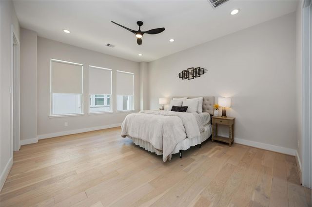 2505 N Macgregor Way, Houston, TX 77004