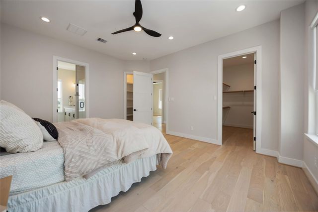 2505 N Macgregor Way, Houston, TX 77004