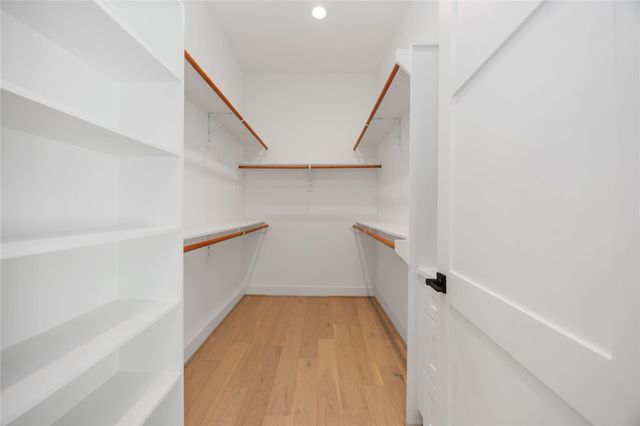 2505 N Macgregor Way, Houston, TX 77004