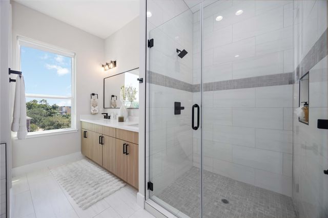 2505 N Macgregor Way, Houston, TX 77004