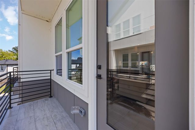 2505 N Macgregor Way, Houston, TX 77004