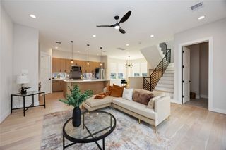 2505 N Macgregor Way, Houston, TX 77004