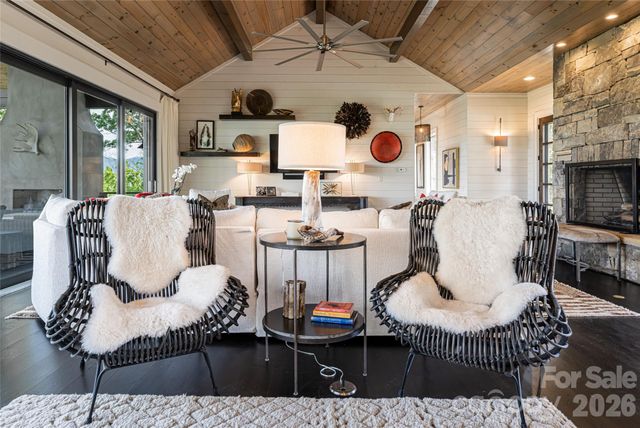 532 Tsali Crossing N 26, Bryson City, NC 28713