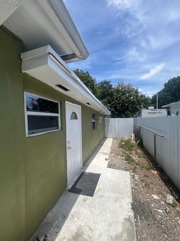 845 NW 132nd Street, North Miami, FL 33168