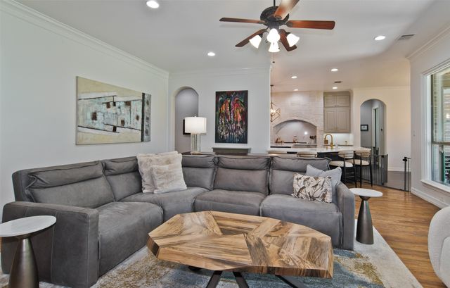 6208 Riverview Circle, Fort Worth, TX 76112