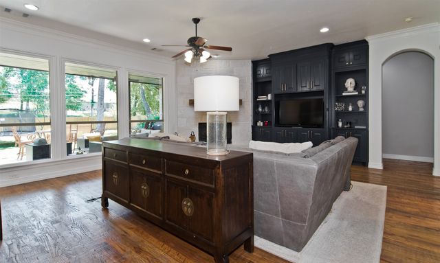 6208 Riverview Circle, Fort Worth, TX 76112