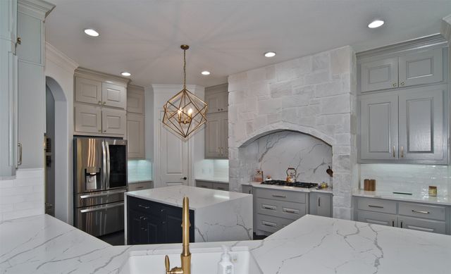 6208 Riverview Circle, Fort Worth, TX 76112