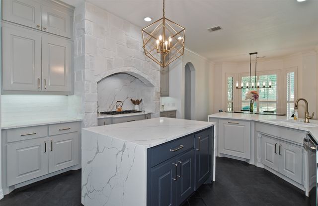 6208 Riverview Circle, Fort Worth, TX 76112