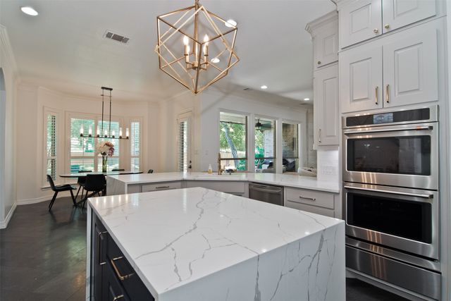 6208 Riverview Circle, Fort Worth, TX 76112